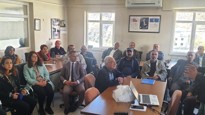 Keban'da kayısı hastalıkları bilgilendirme toplantısı düzenlendi