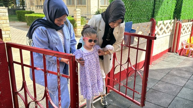 "Kelebek hastası" çocuğun okul hayali bir günlüğüne gerçek oldu