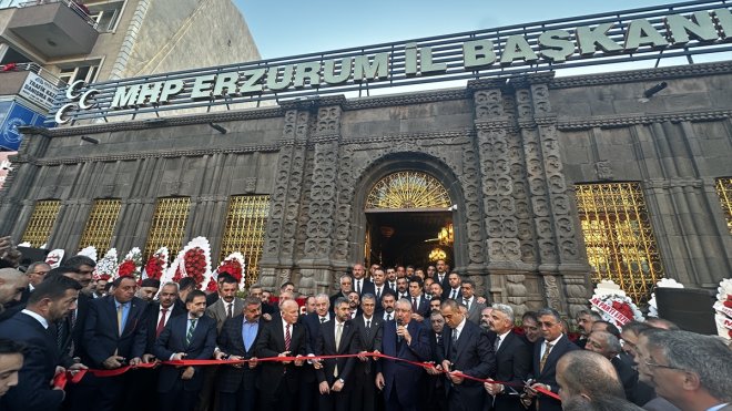 MHP Genel Başkan Yardımcısı Yalçın, partisinin Erzurum İl Başkanlığı binasını açtı