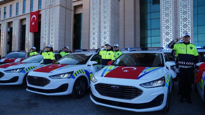 Trafik kazalarının arttığı Erzurum'da emniyet güçlendirdiği araç filosuyla denetimleri sıklaştıracak