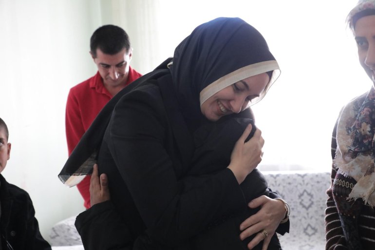 Vali Koç ve eşinden serebral palsi hastasına ziyaret3