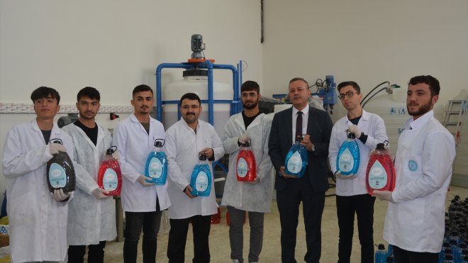 Van Gölü suyu kullanılarak yapılan sıvı sabunun seri üretimine geçildi