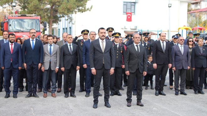 Büyük Önder Atatürk'ü anıyoruz