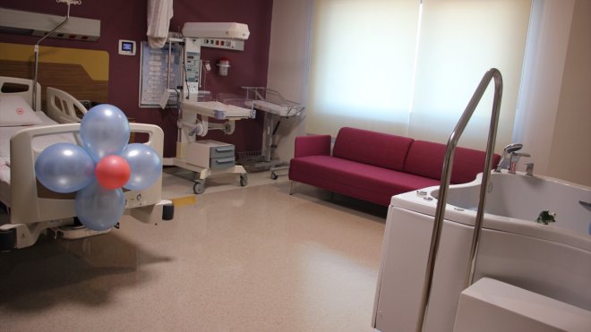 Fethi Sekin Şehir Hastanesinde Suda Doğum Ünitesi hizmete açıldı1