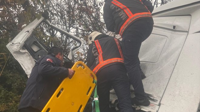 Malatya'da iki tırın çarpıştığı kazada 1 kişi yaralandı