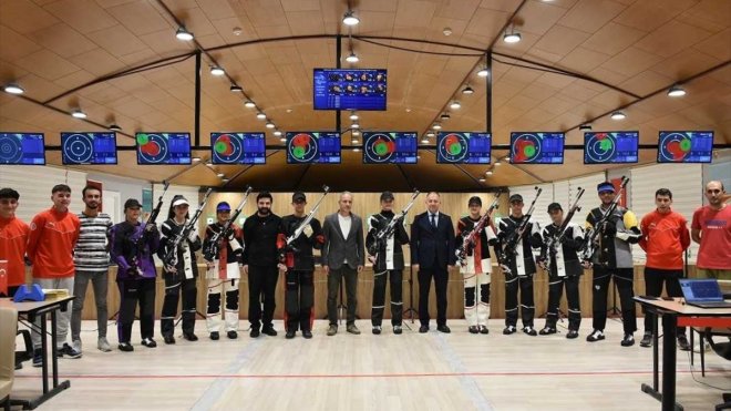 Milli sporcu Damla, Dünya Üniversitelerarası Atıcılık Şampiyonası'nda madalyaya odaklandı