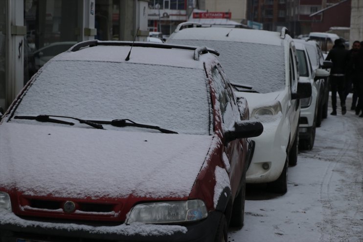 Ağrı yeniden kar yağışıyla beyaza büründü 6