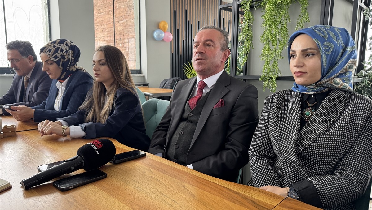 AK Parti Hakkari Başkanı Kaya, kentteki hizmetleri değerlendirdi