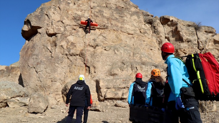 becerilerini geliştiriyor kurtarma Arama ekipleri Ağrı Dağı