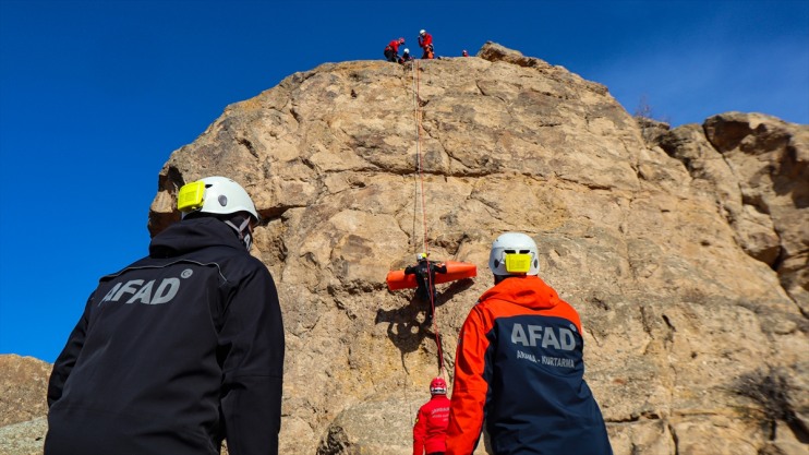 kurtarma ekipleri Arama Dağı
