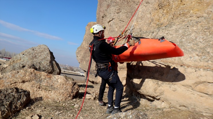 geliştiriyor becerilerini Dağı