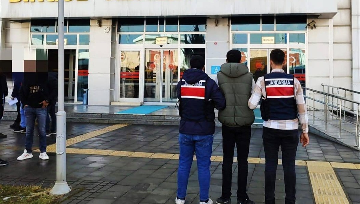 Bingöl'de firari hükümlü ile çeşitli suçlardan aranan 5 şüpheli yakalandı