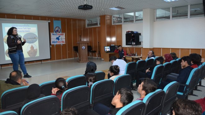 Bitlis'te öğrencilere çevre konulu seminer verildi