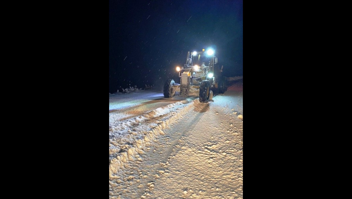 Bulanık'ta karla mücadele çalışmaları devam ediyor
