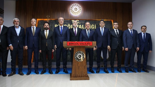 Çalışma ve Sosyal Güvenlik Bakanı Vedat Işıkhan Bingöl Valiliğini ziyaret etti1