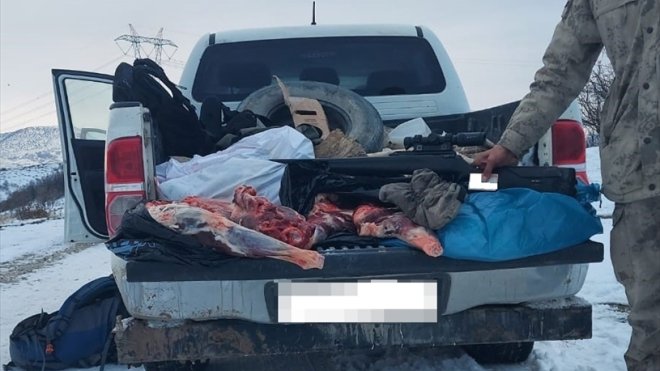 Erzincan'da susturuculu tüfekle dağ keçisi avlayan 4 kişiye 692 bin lira ceza