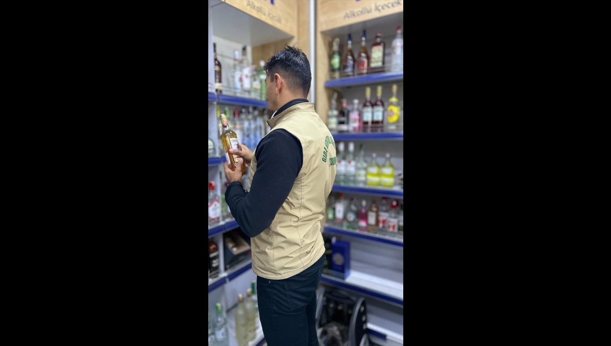Erzurum'da yılbaşı öncesi alkollü ürün satışı yapılan yerler denetlendi