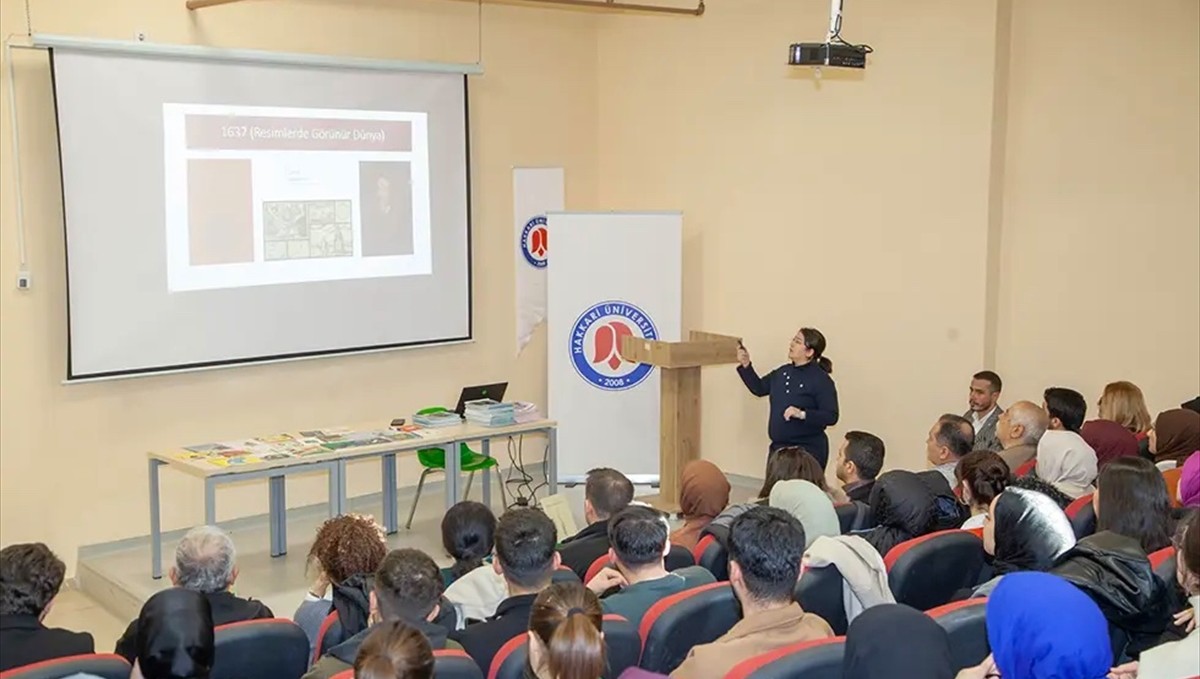 Hakkari'de "Yetişkinler neden çocuk kitapları okumalılar" konulu söyleşi düzenlendi