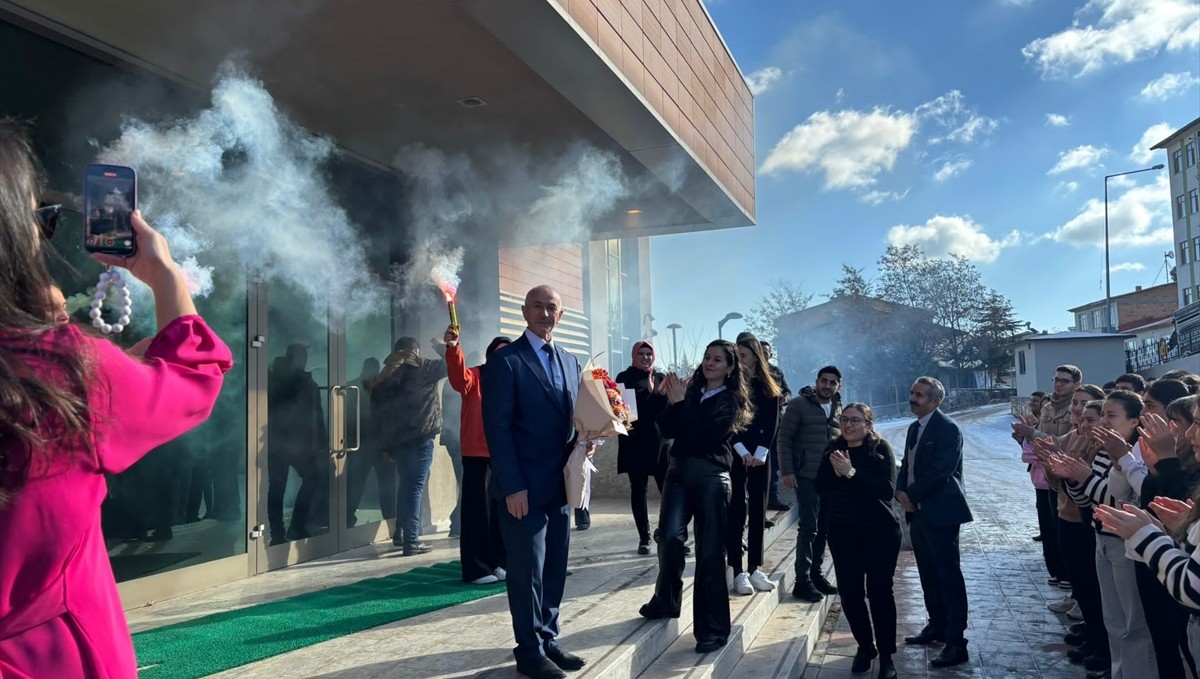 Malatya'da 44 yıllık eğitimciye veda programı