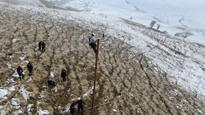Muş'ta VEDAŞ ekiplerinin kırsaldaki çalışmaları sürüyor