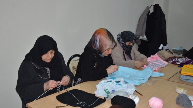 Muşlu kadınlar, katıldıkları kursta el becerilerini geliştiriyor