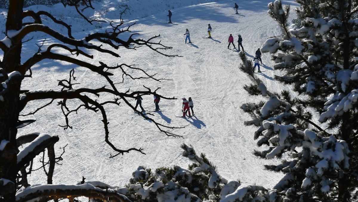 Sarıkamış Kayak Merkezi'nde sezon açıldı