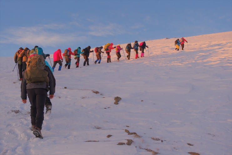 anmak için tırmandılar şehitlerini Dağı