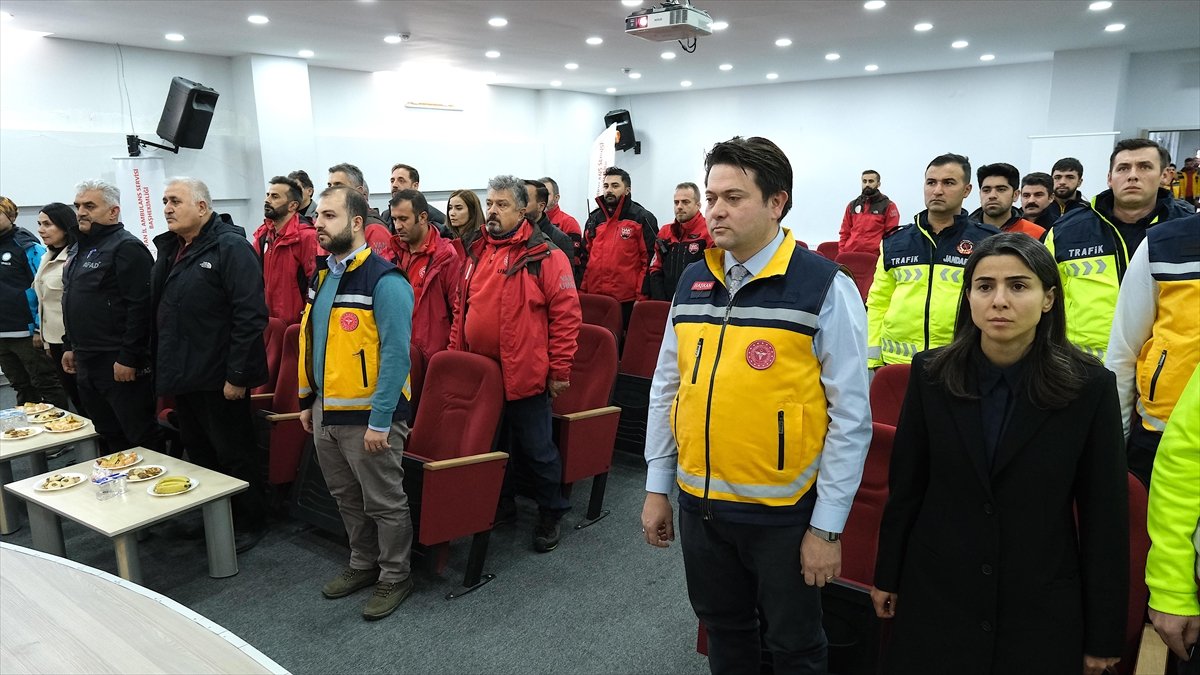 VAN - Fermuar sistemiyle yaşama yol ver projesi tanıtıldı