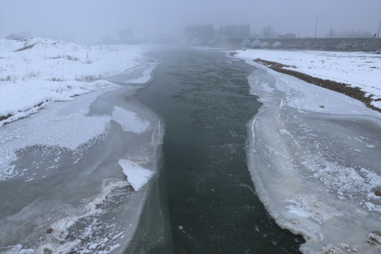 kırağı oluştu soğuk kirpiklerinde nedeniyle vatandaşların ve Ağrı