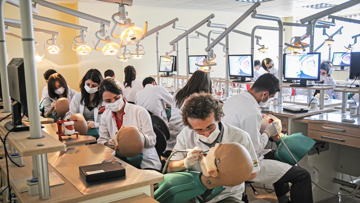 Atatürk Üniversitesi Diş Hekimliği Fakültesi