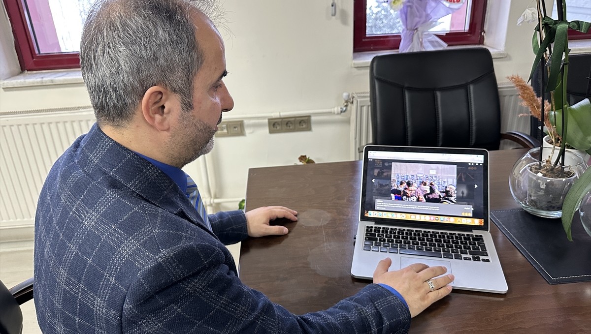 Atatürk Üniversitesi İletişim Fakültesi akademisyenleri AA