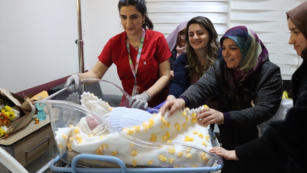 Erzincan’da yeni yılın ilk bebeğinin adı “Metehan” oldu