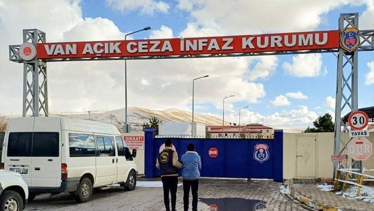 Van'da farklı suçlardan aranan 85 şüpheli yakalandı