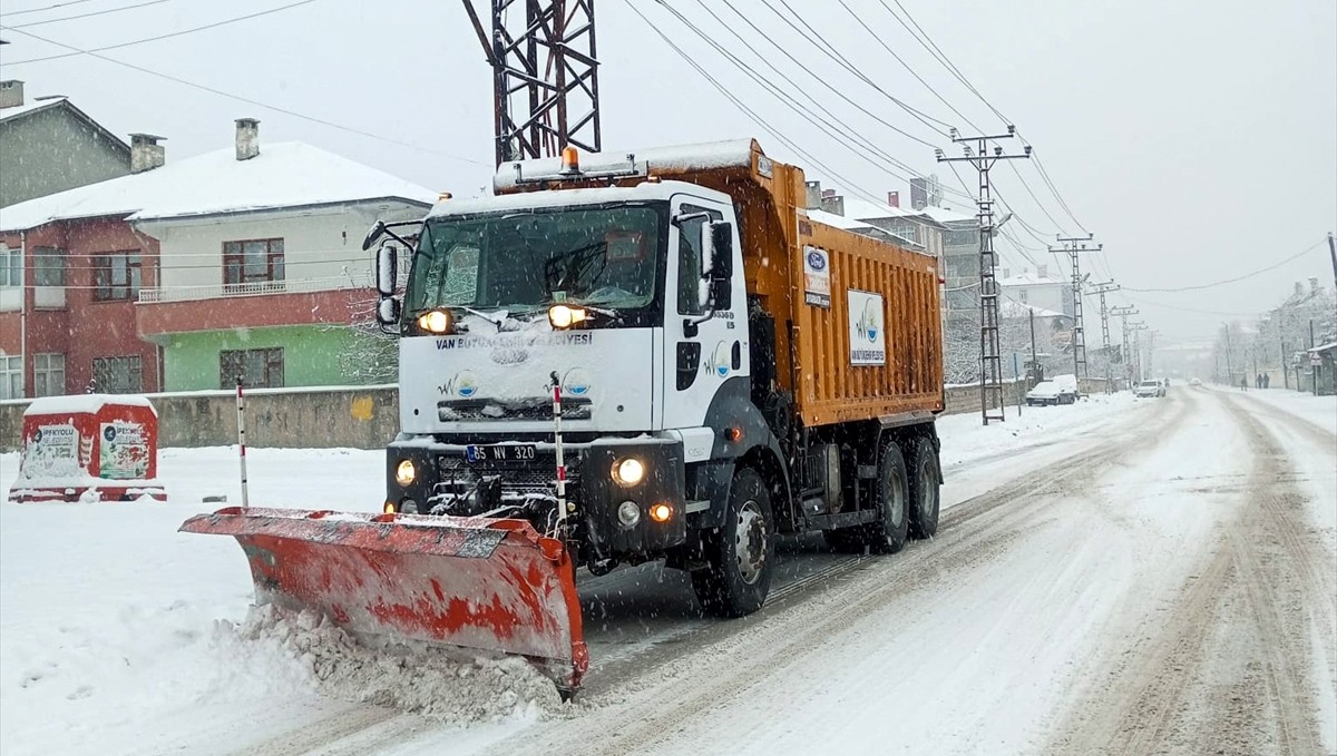 Van'da kar yağışı etkili oldu