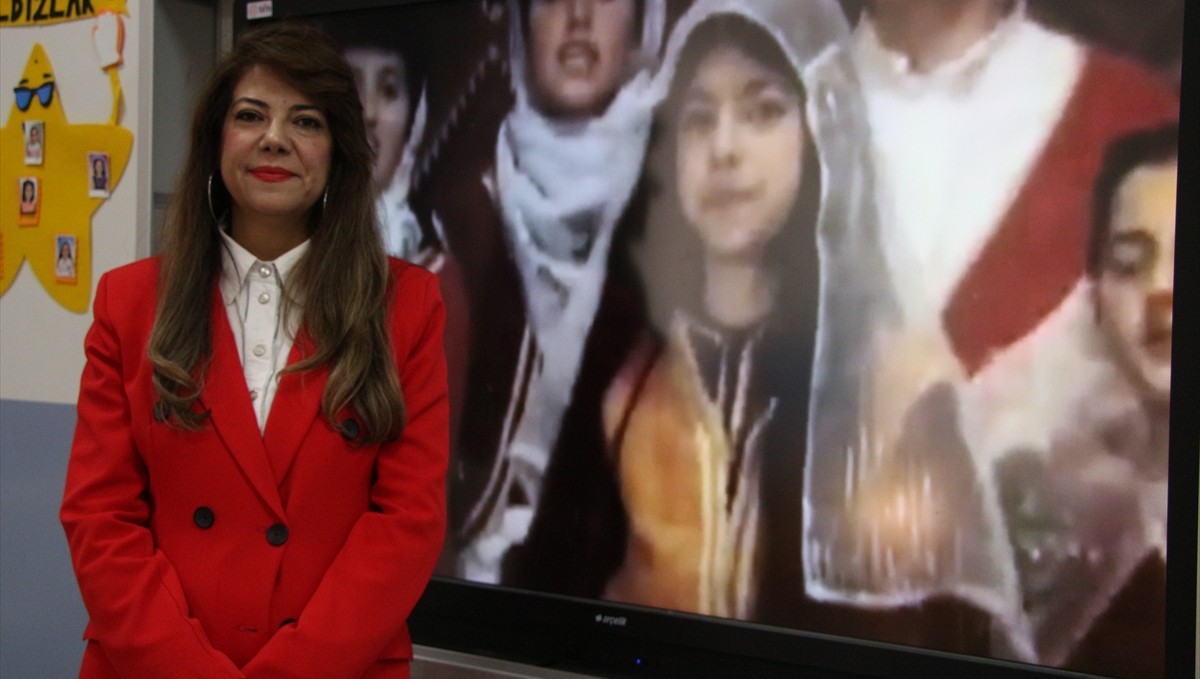 Vanlı öğretmenin 41 yıl önce seslendirdiği türkü sosyal medyada gündem oldu