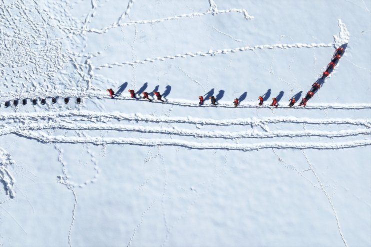 AFAD ekipleri 2 bin 225 rakımlı bölgede çığda arama kurtarma eğitimi alıyor12