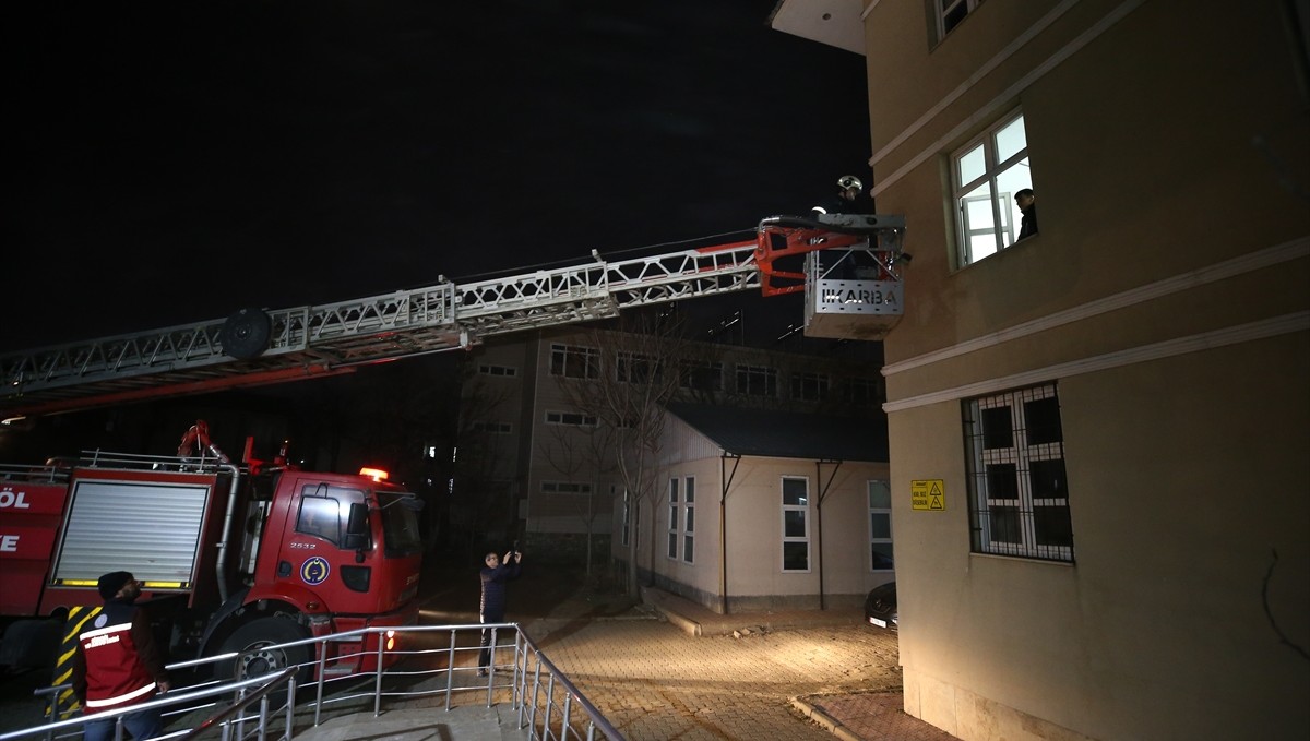 Bingöl'de lise pansiyonlarında yangın ve tahliye tatbikatı yapıldı