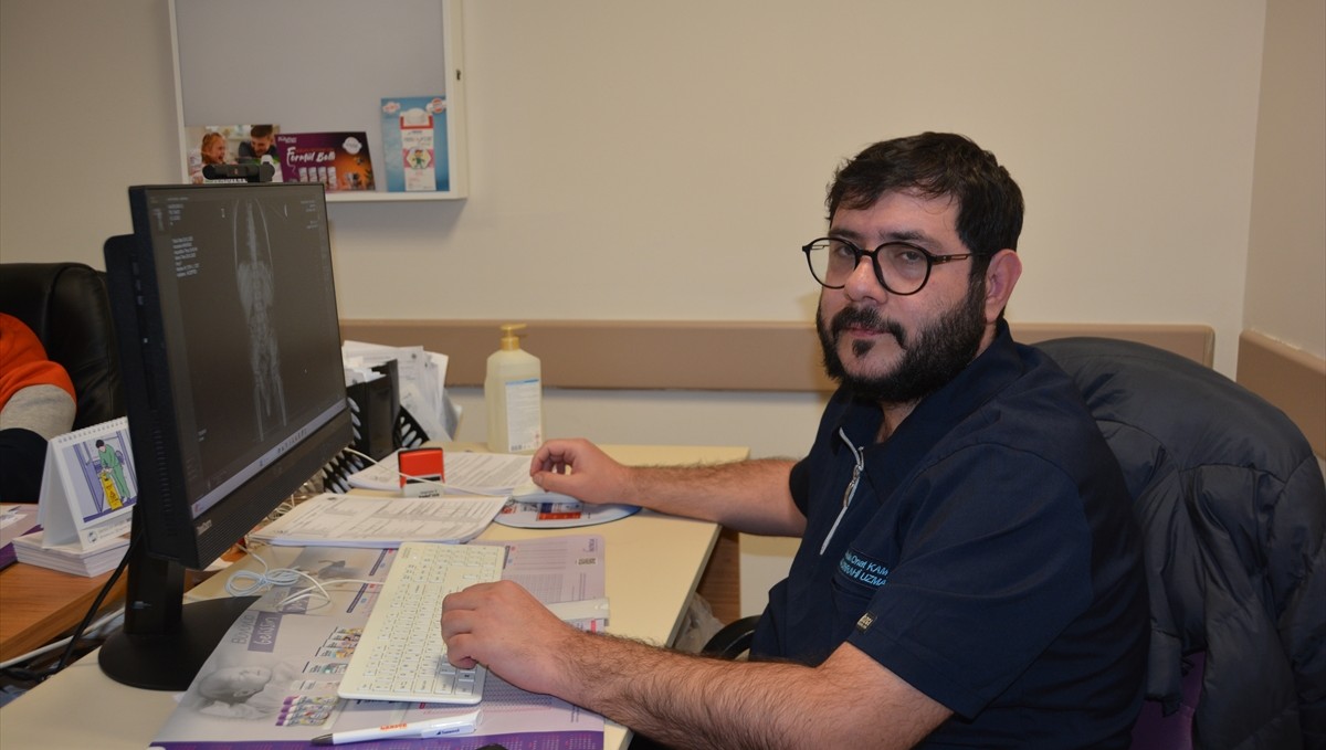 Bitlis'te 5 yaşındaki çocuğun yuttuğu toplu iğne ameliyatla çıkarıldı