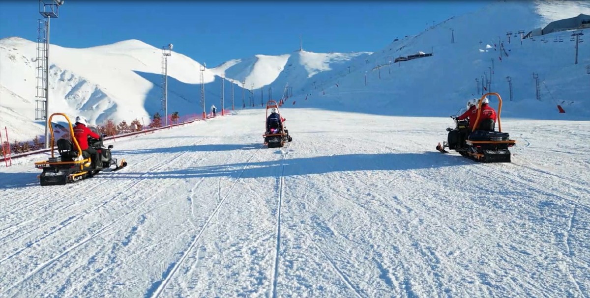 Palandöken'de çığ bölgesinde kayak yapan 14 kişiye ceza kesildi