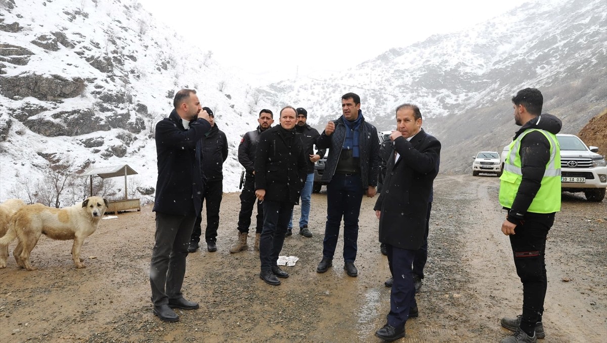 Şemdinli Kaymakamı Akpınar, hayvan barınağında incelemelerde bulundu