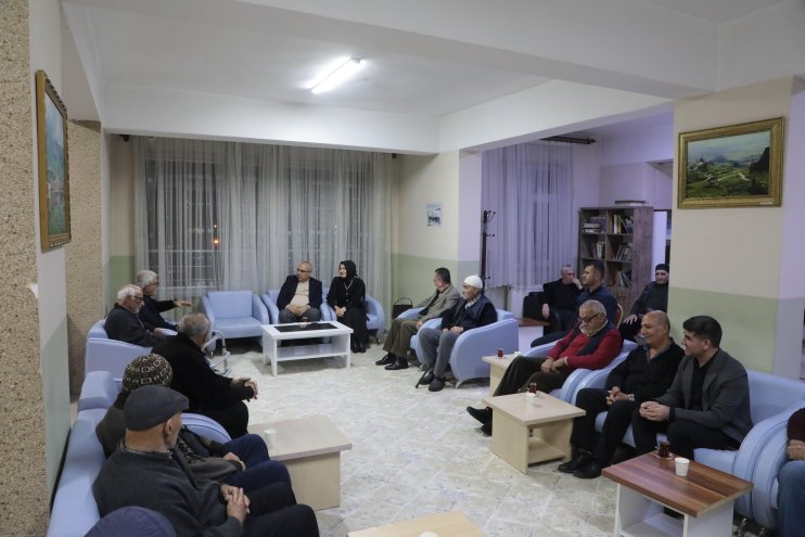 Ağrı Valisi Mustafa Koç, huzurevi sakinleriyle iftarda buluştu3