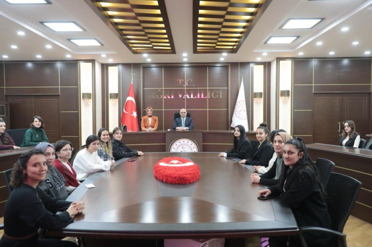 Ağrı Valisi Mustafa Koç ve eşi Neslihan Gül Koç