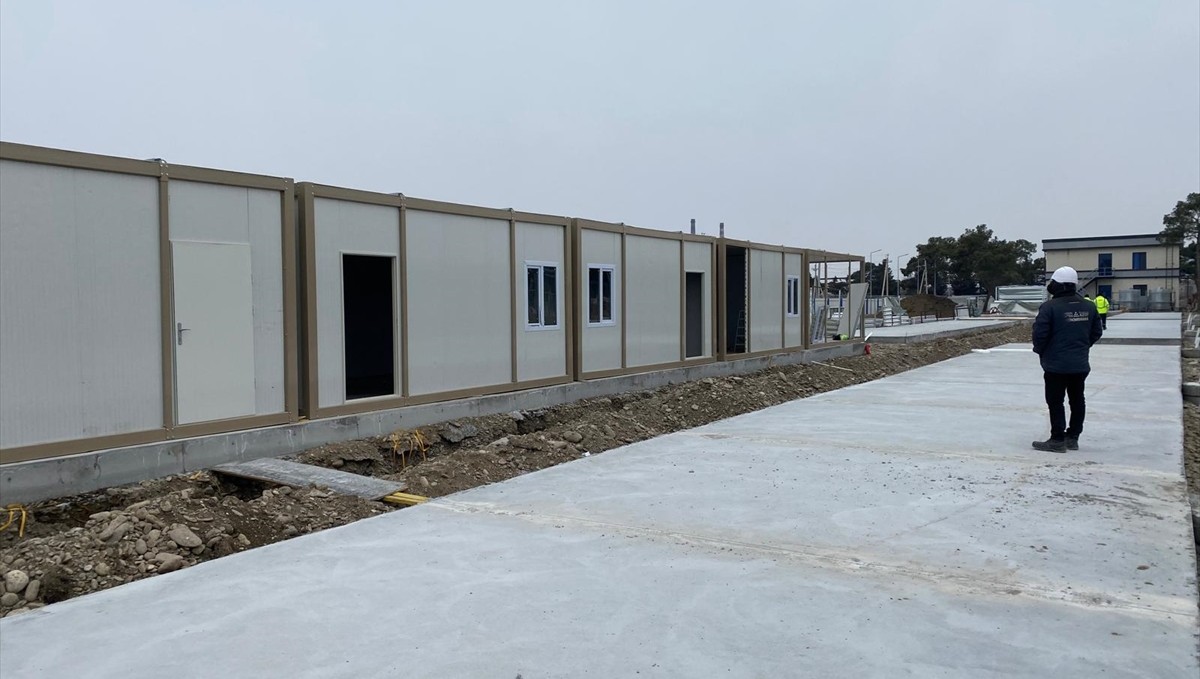 Karmod, Gürcistan'da konteyner personel yatakhane binaları kurdu