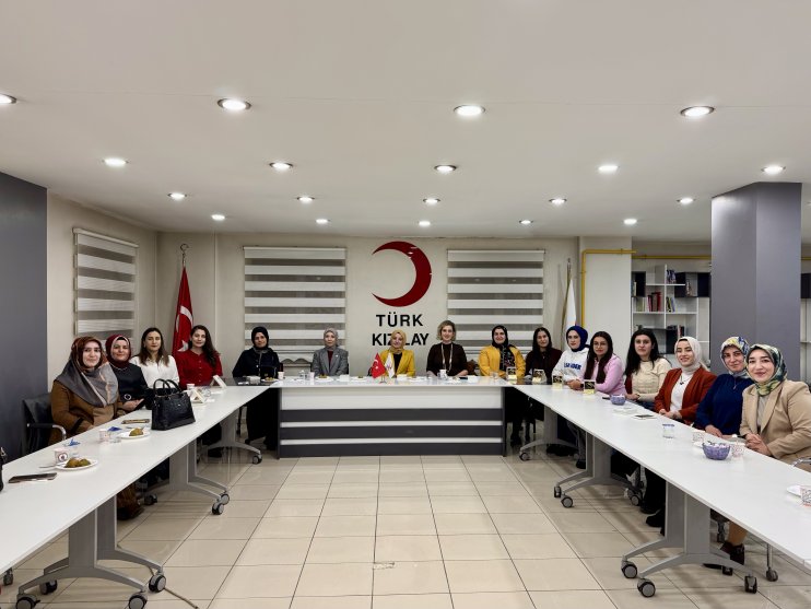 Kızılay Kadın Kolları, kadınları unutmadı1