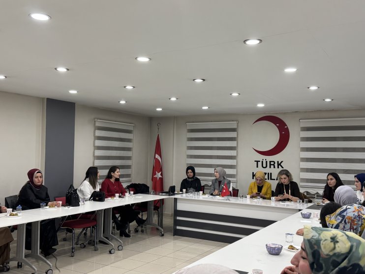 Kızılay Kadın Kolları, kadınları unutmadı3