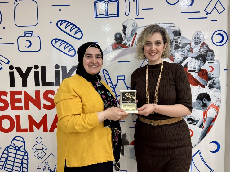 Kızılay Kadın Kolları, kadınları unutmadı6