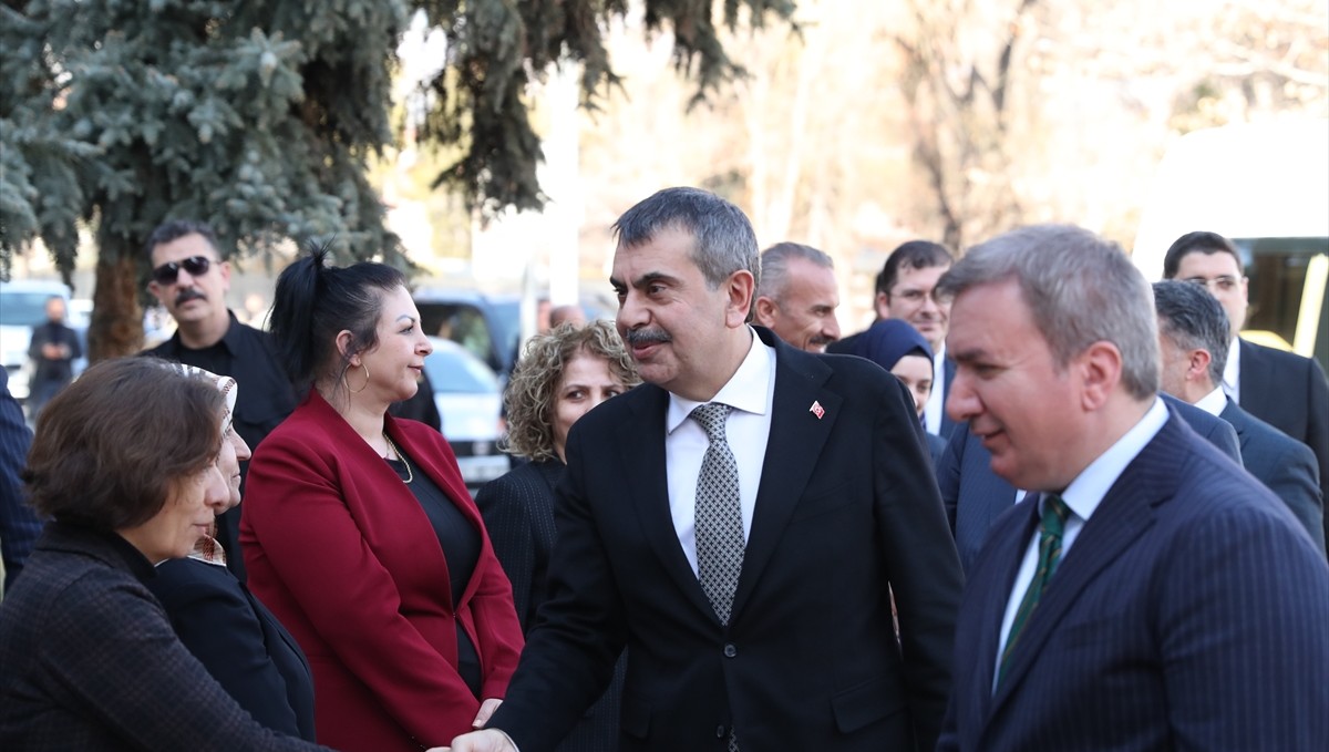 Milli Eğitim Bakanı Tekin, Erzincan Valiliğini ziyaret etti: