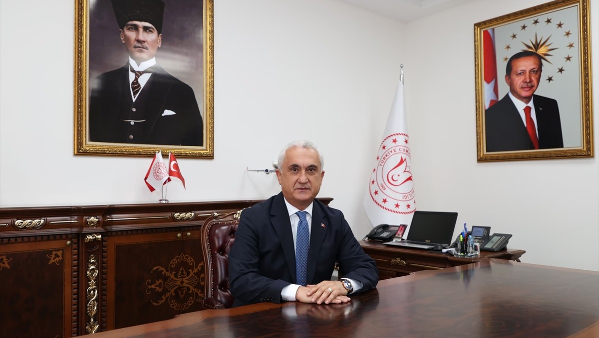 Muş Valisi Çakır'dan "İstiklal Marşı'nın Kabulü ve Mehmet Akif Ersoy'u Anma Günü" mesajı