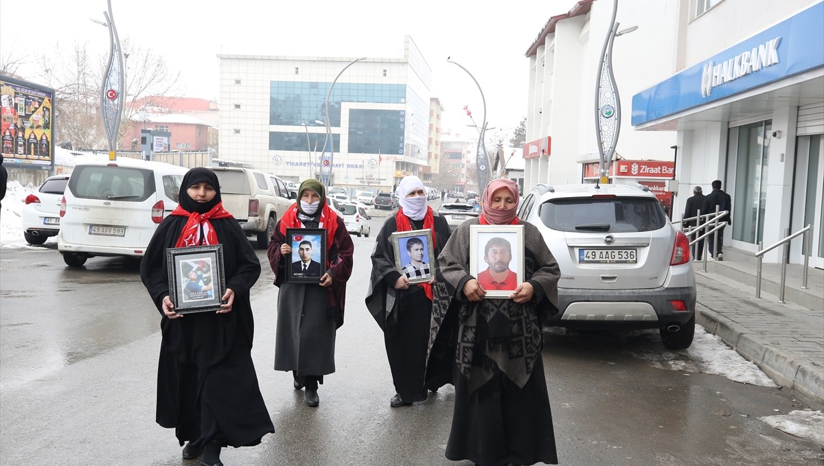 Muşlu ailelerden çocuklarına "Teslim olun" çağrısı