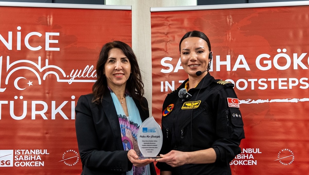 Sabiha Gökçen Havalimanı'nda kadınlara ilham veren 8 Mart kutlaması